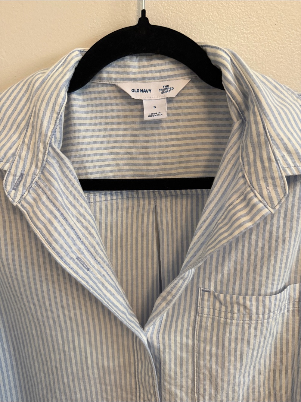Old Navy Blue and White Striped Cropped Button-Down - Picture 3 of 4